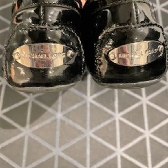 Michael KORS  black / white leather  moccasin - Picture 8 of 13